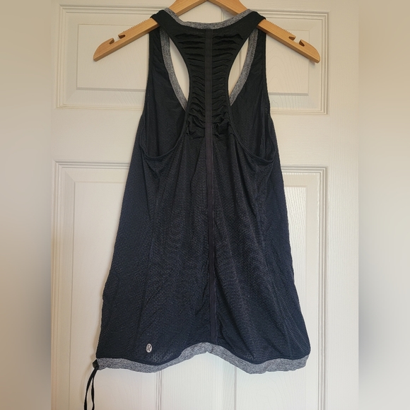Lululemon Tank sz 8 - Picture 2 of 5